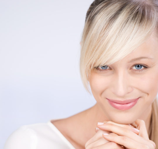 Nice diagonal bang that is great for face shapes that are perfect and not perfect